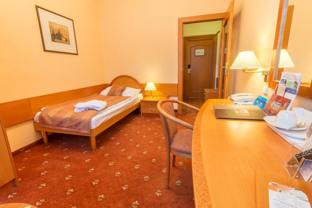 Ensana Hvezda - Imperial - Neapol Hotel 4*