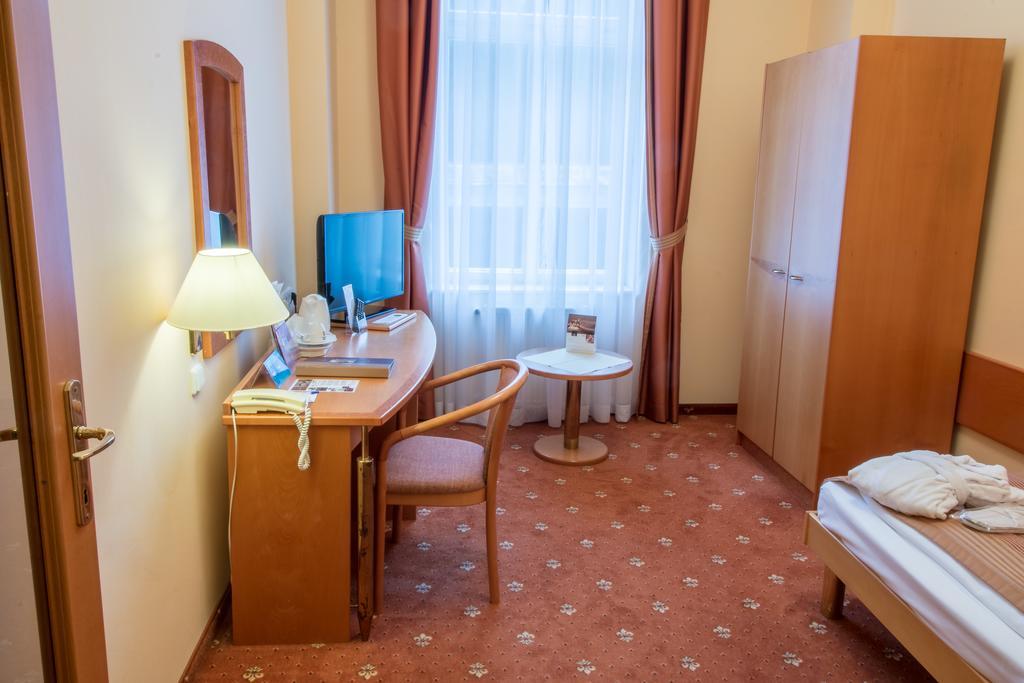 Ensana Hvezda - Imperial - Neapol 4* Marianske Lazne